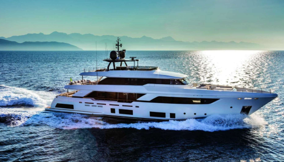 CUSTOM LINE NAVETTA 37 2017
